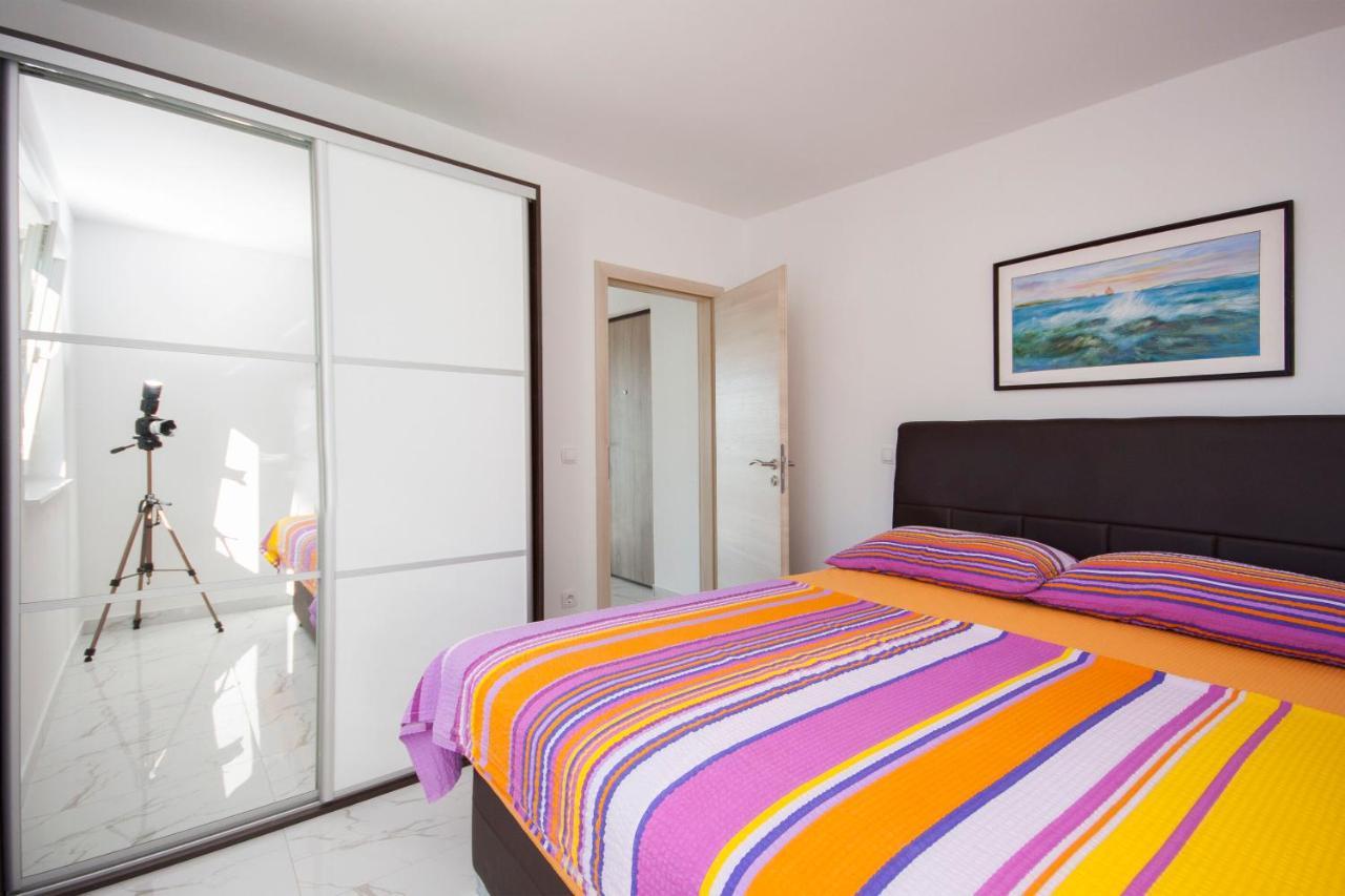 Apartments Osti Rogoznica  Eksteriør billede