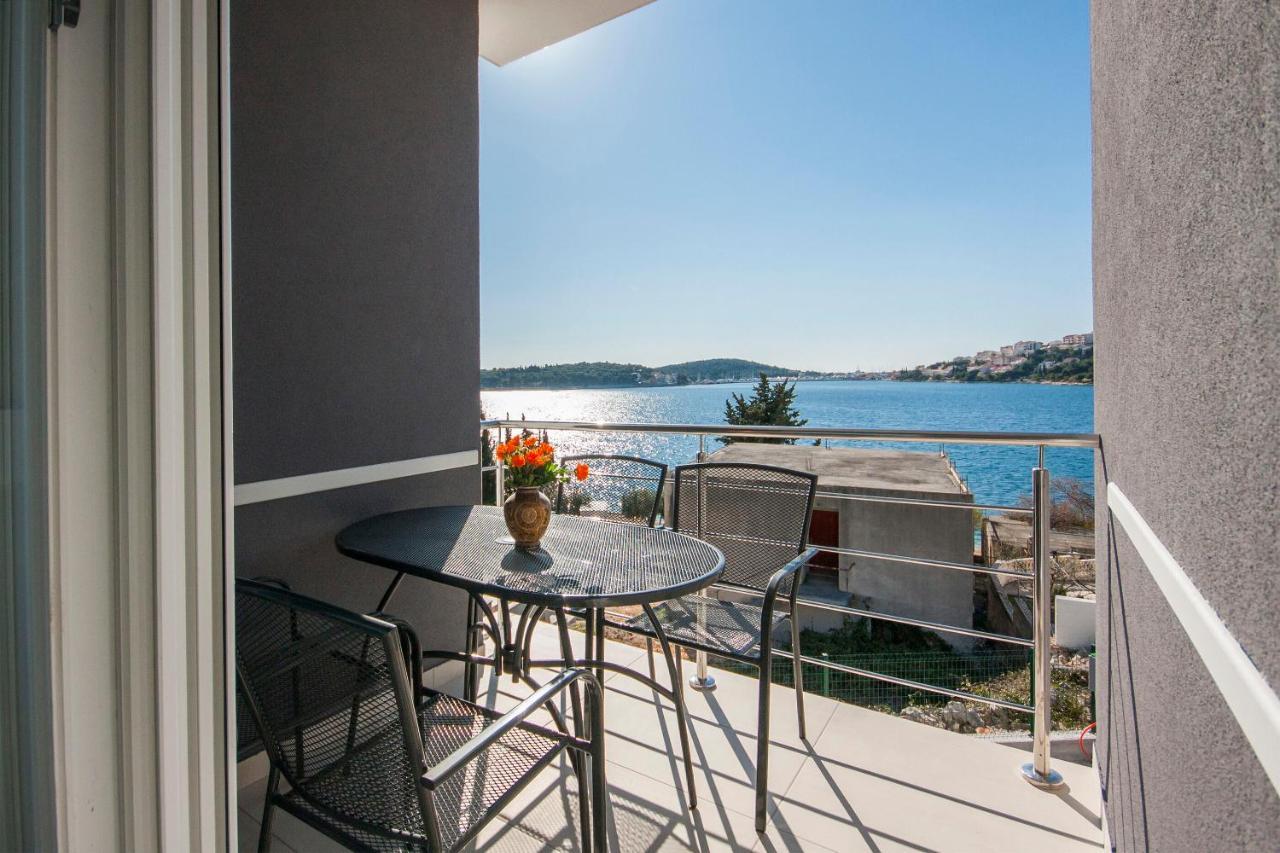 Apartments Osti Rogoznica  Eksteriør billede