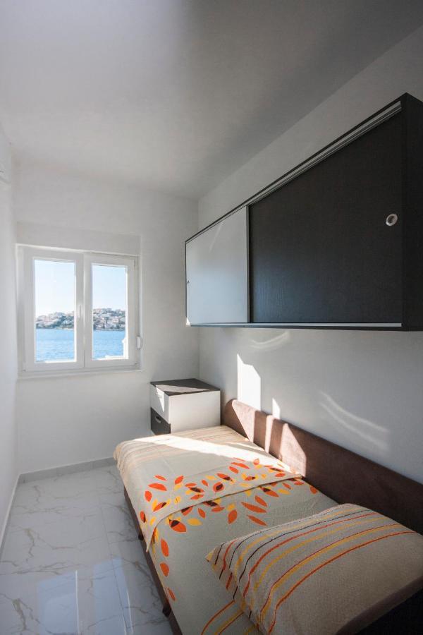 Apartments Osti Rogoznica  Eksteriør billede